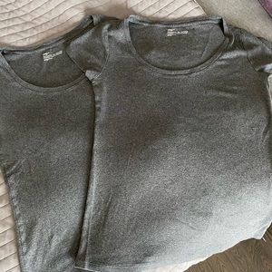 2 cap sleeve scoop neck basic t’s